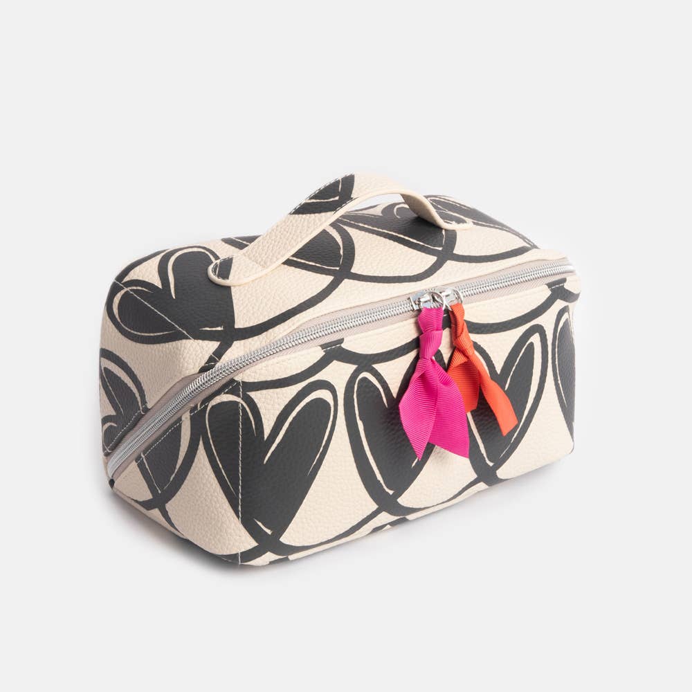 Mono Linked Hearts Large Diagonal Washbag