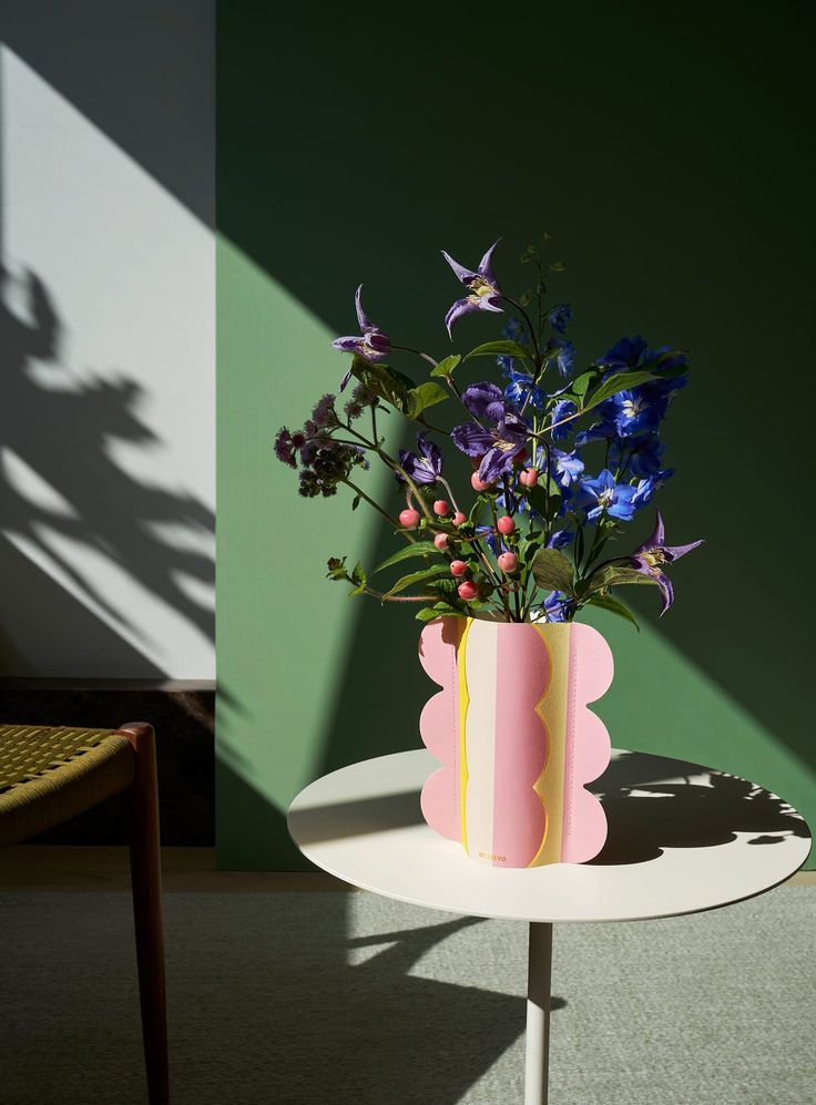 Riviera Wave Paper Mini Vase - Pink