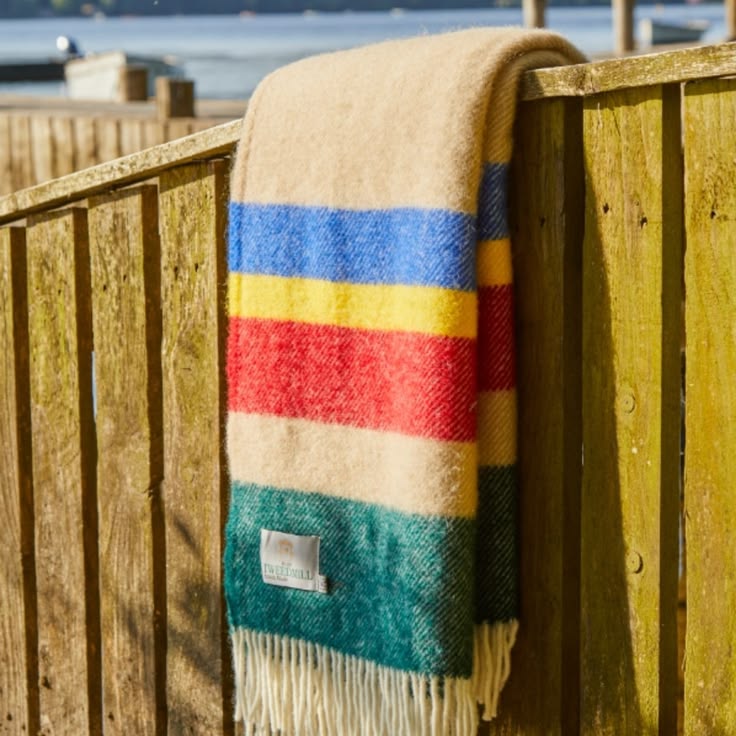 Alaska Pop Wool Throw