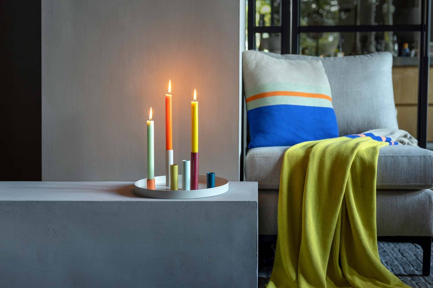 LUNA Magnetic Candle Holder