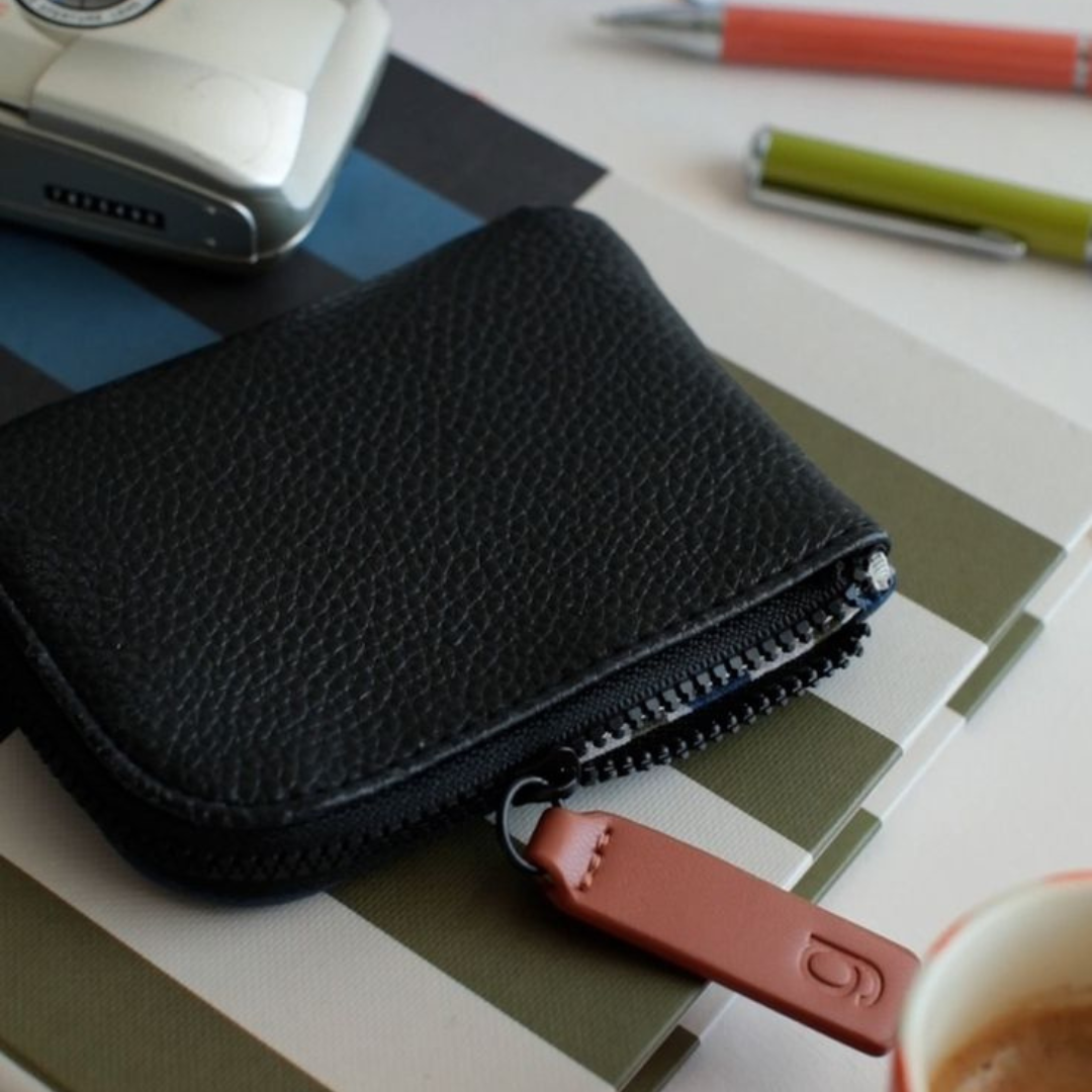 Black/Navy Corner Zip Card Holder
