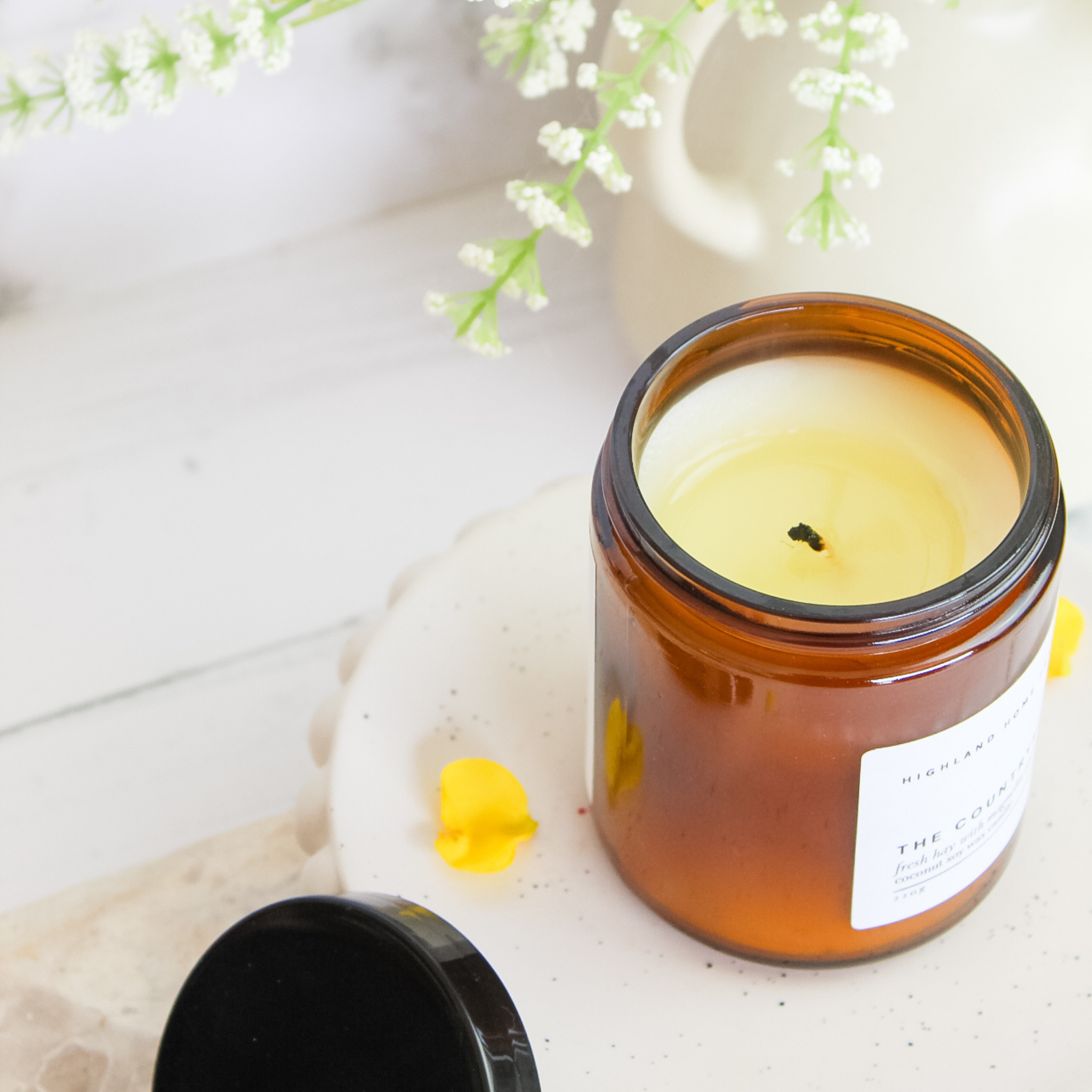 Fresh Laundry | Cotton & Lily - 220g CocoSoy Candle