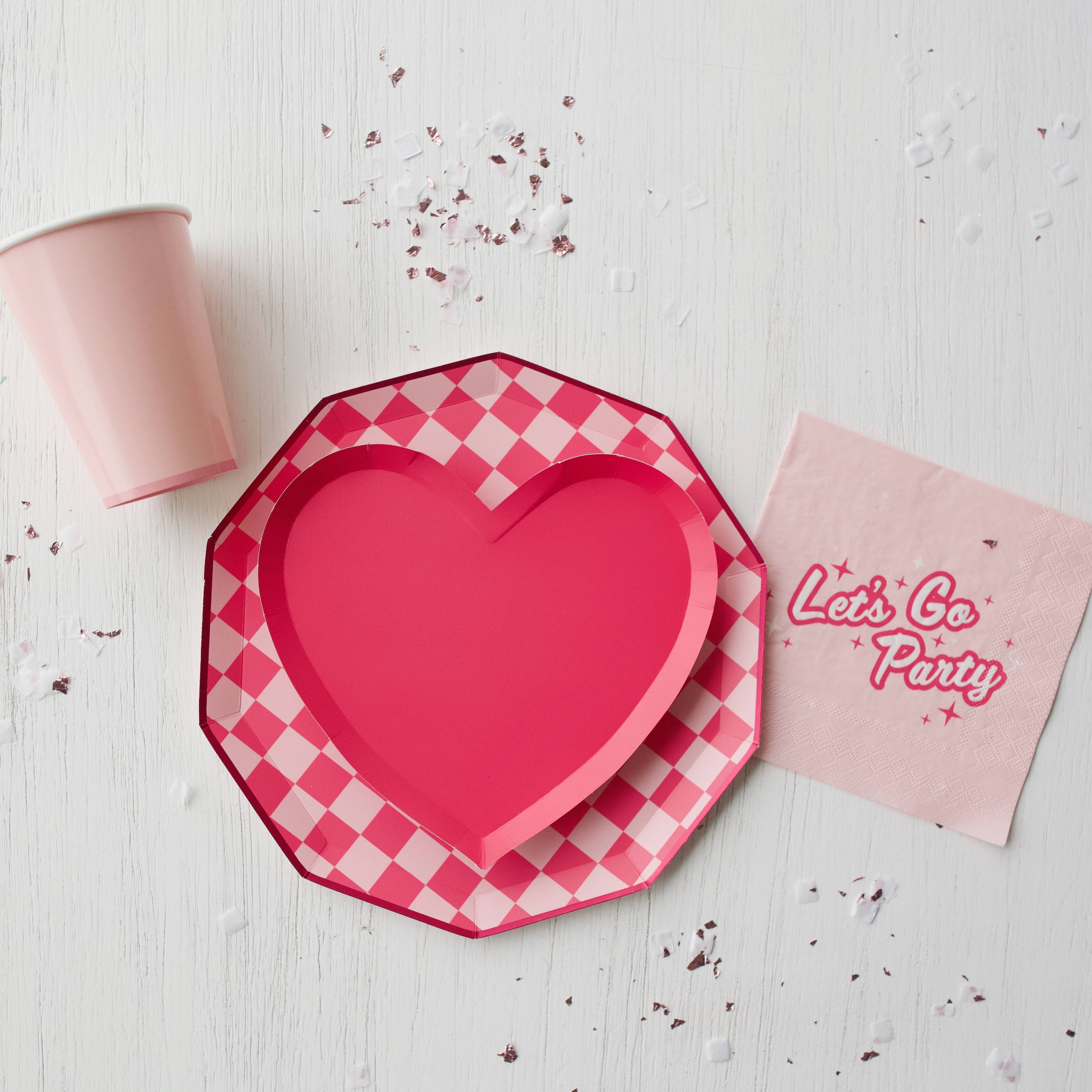 PINK CHECKERED DINNER PAPER PLATES