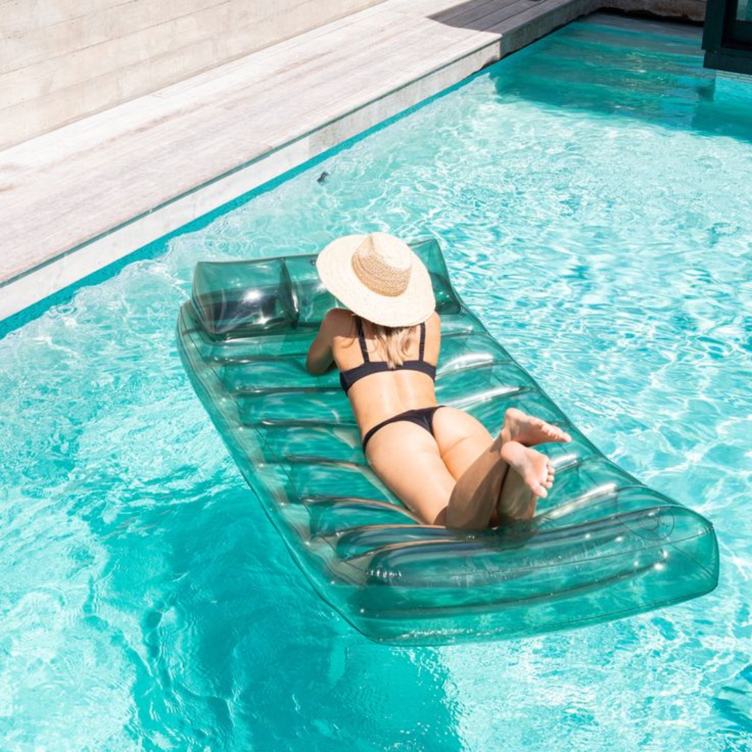 SEAGLASS TRANSLUCENT LOUNGER/LILO