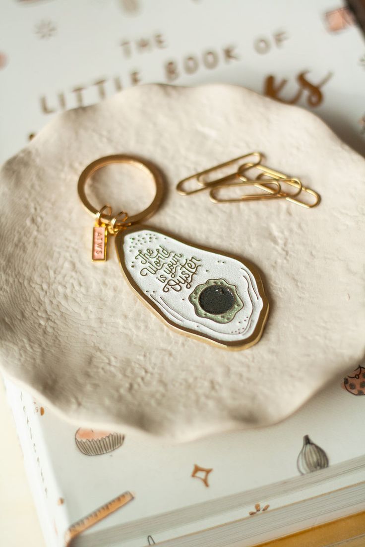 The world is your oyster - Keyring