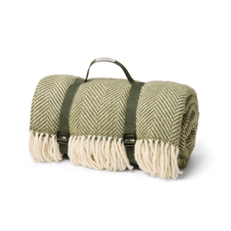 Polo Picnic Wool Rug - Fishbone Olive