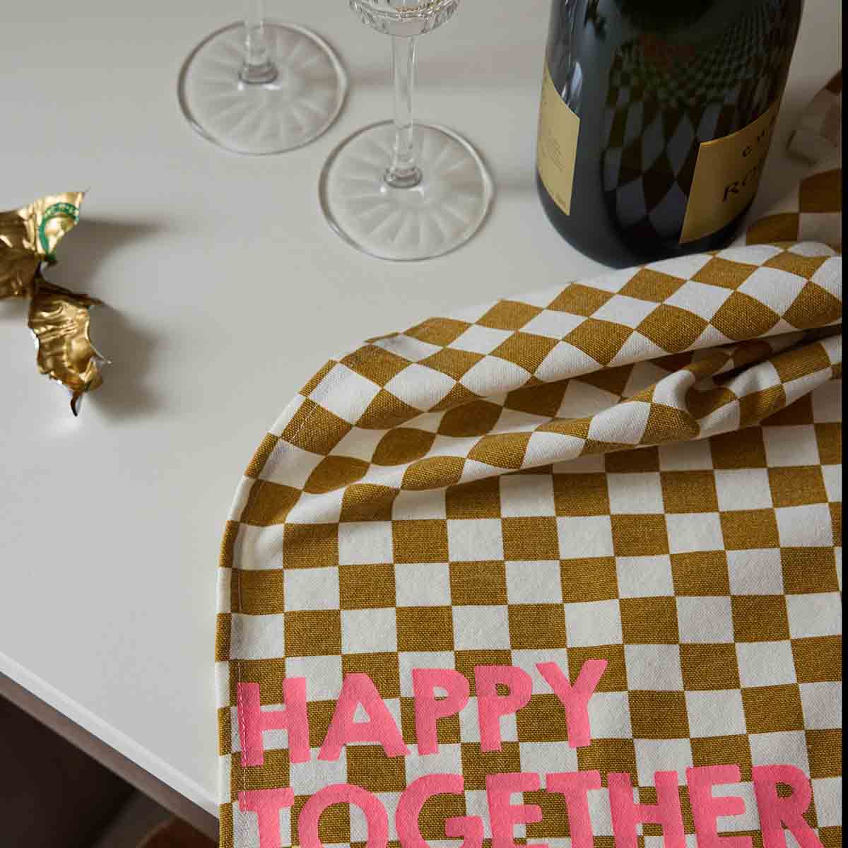 HAPPY TOGETHER NAPKIN - CARAMEL