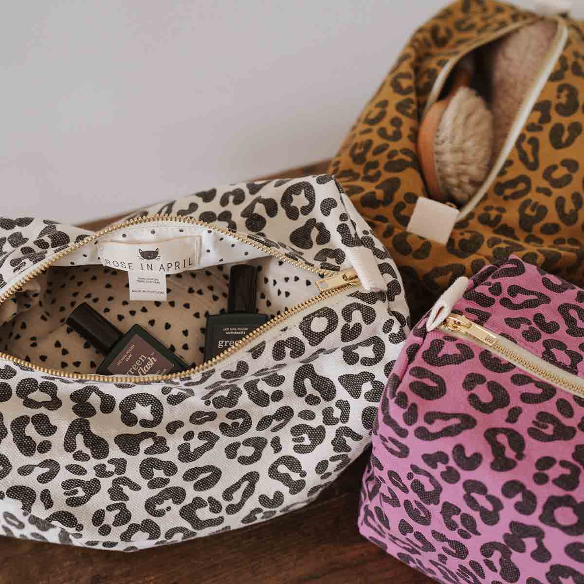 TOILETRY BAG - LEOPARD PRINT