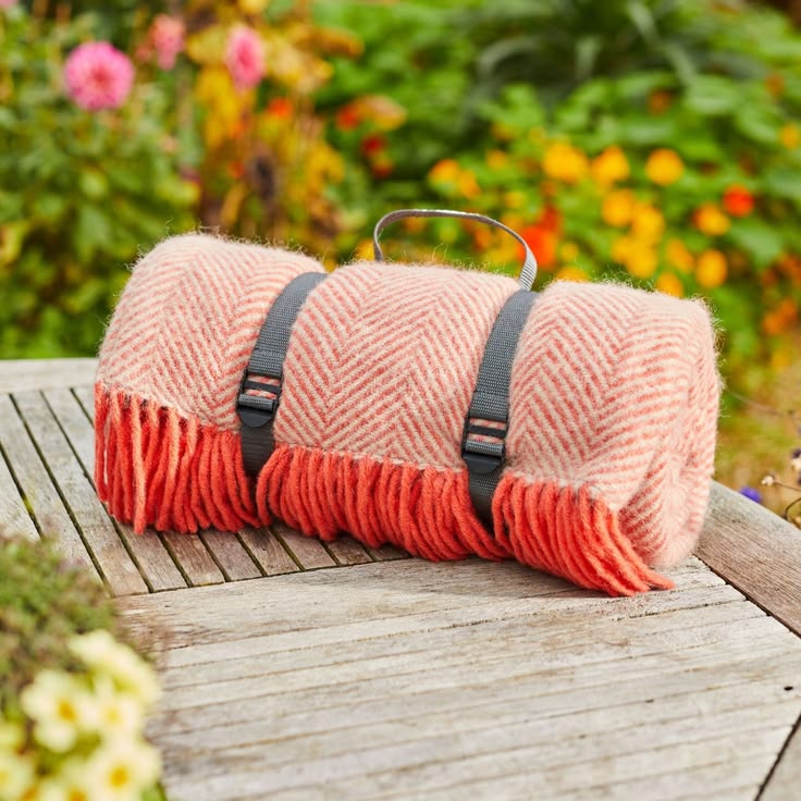 Polo Picnic Wool Rug - Herringbone Flamingo & Pearl